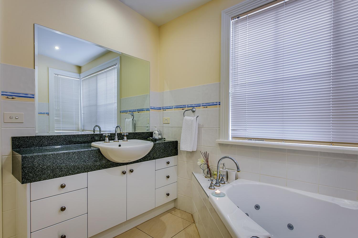 Waverley House Cottages Lakes Entrance Bilik gambar